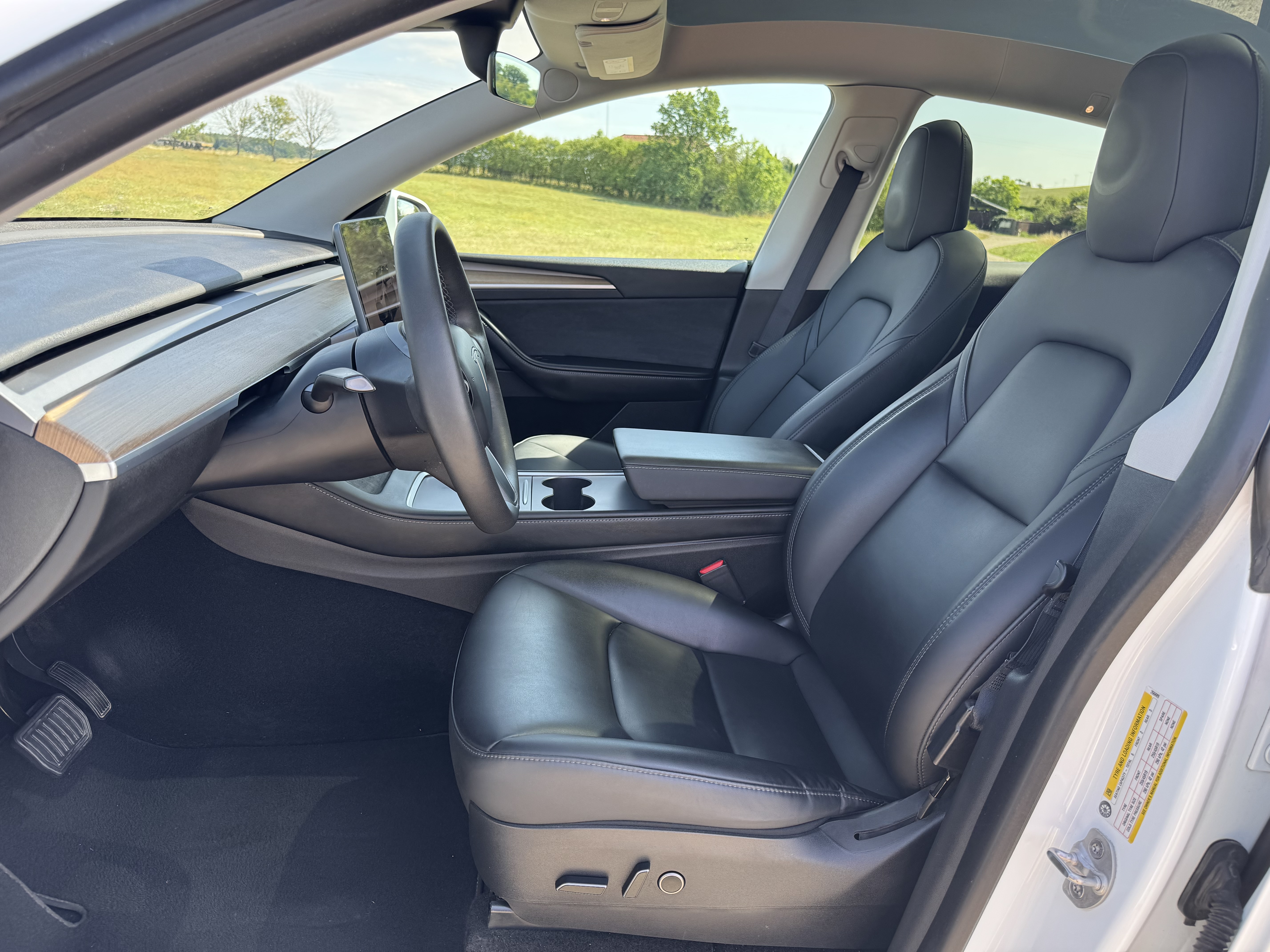 Fotografie vozu Tesla Model Y Long Range Dual Motor AWD