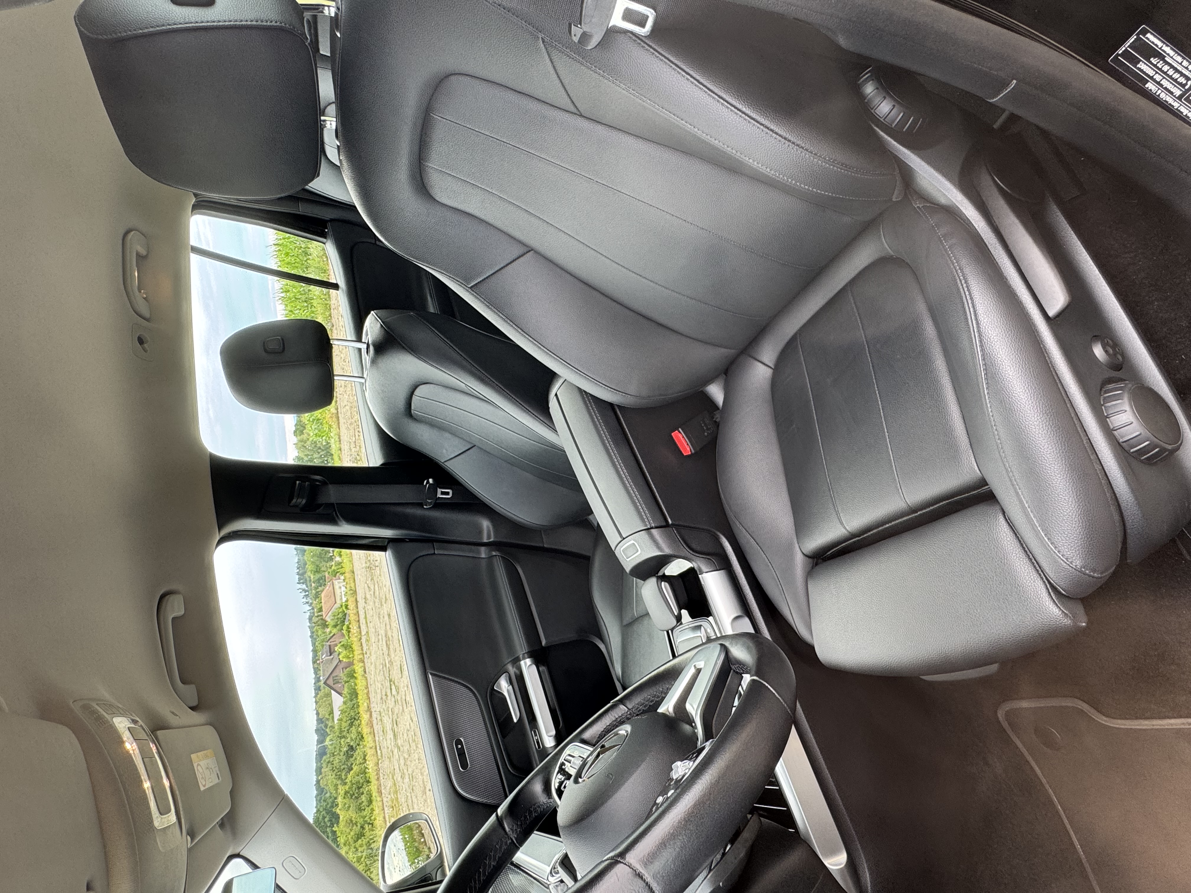 Fotografie vozu Mercedes-Benz EQB 250 (2023)