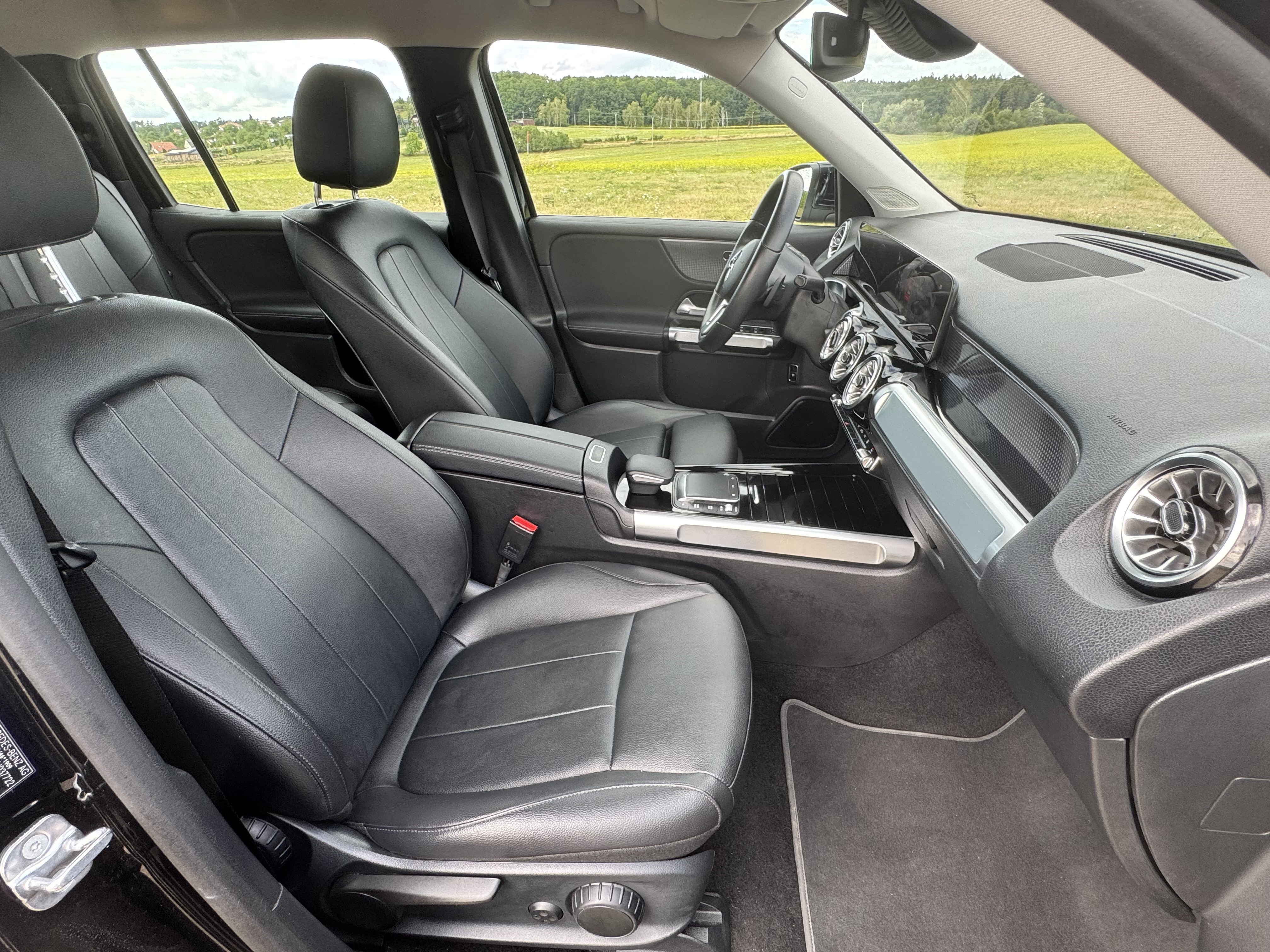 Fotografie vozu Mercedes-Benz EQB 250 (2023)