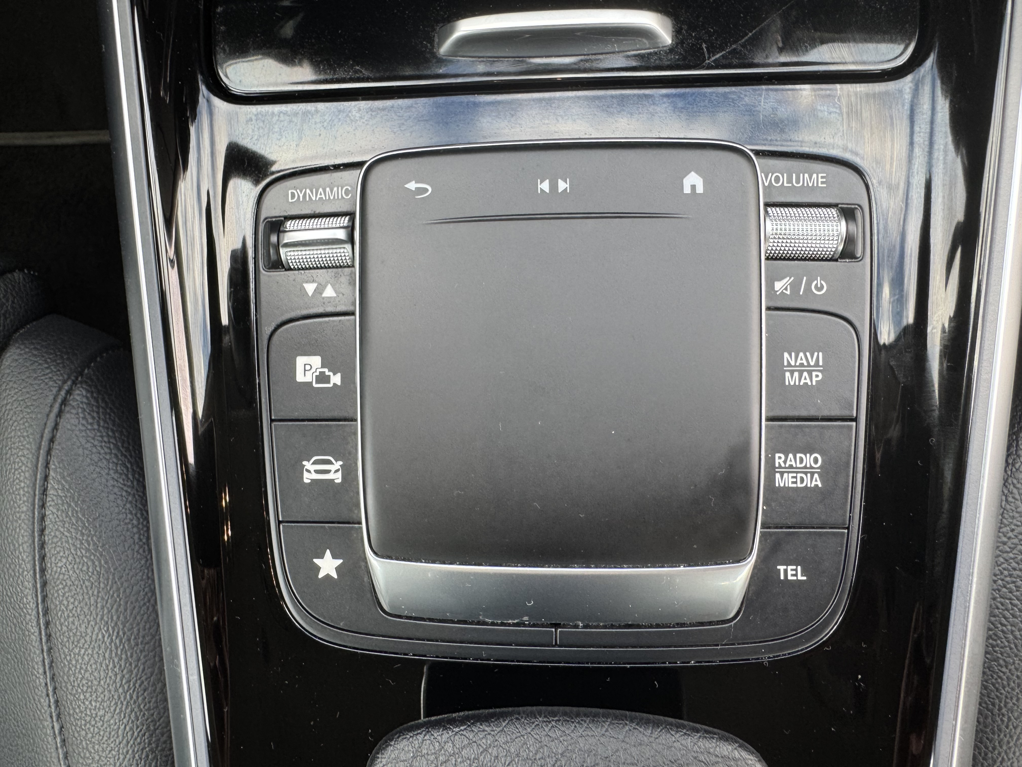 Fotografie vozu Mercedes-Benz EQB 250 (2023)