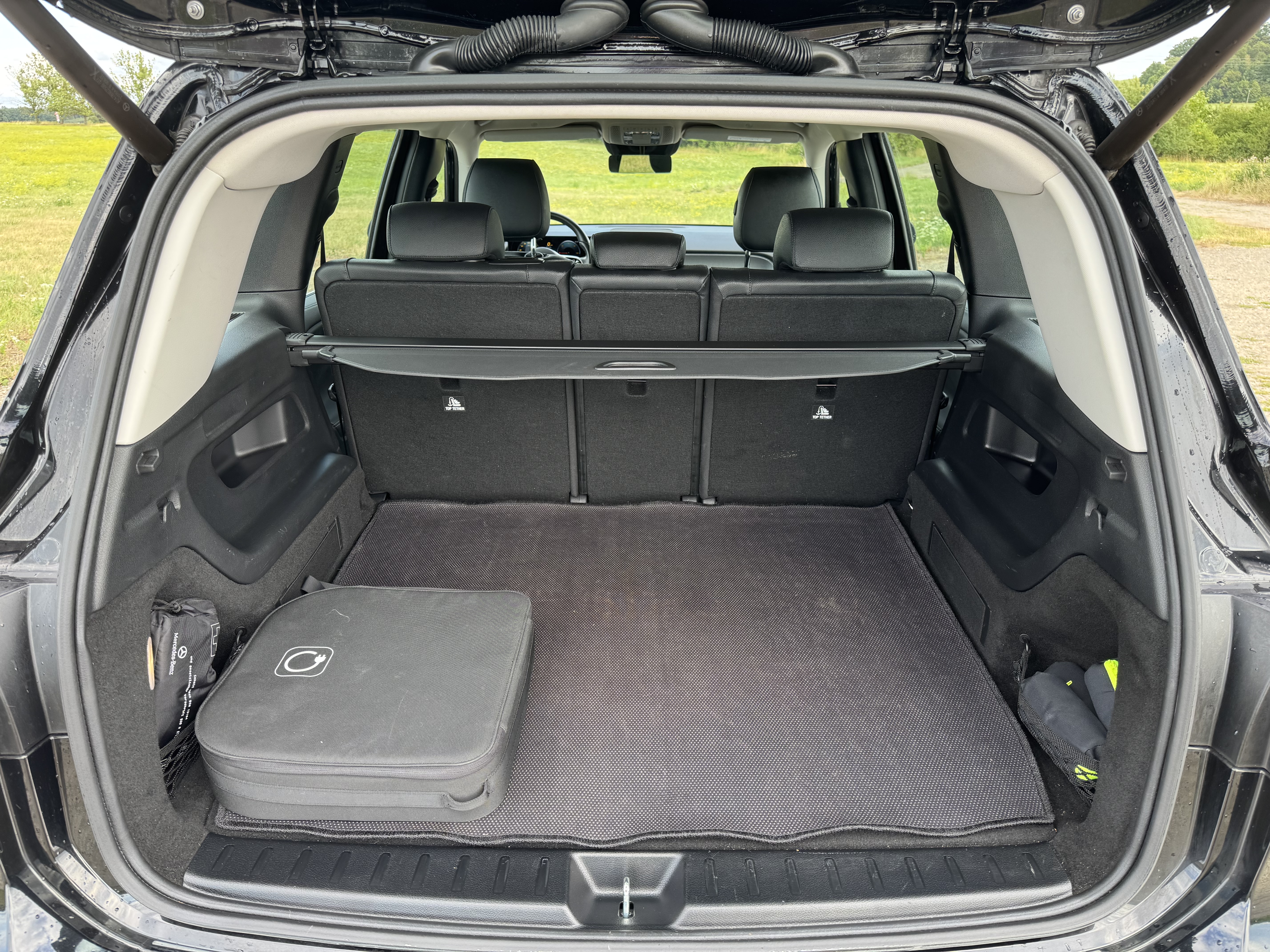 Fotografie vozu Mercedes-Benz EQB 250 (2023)
