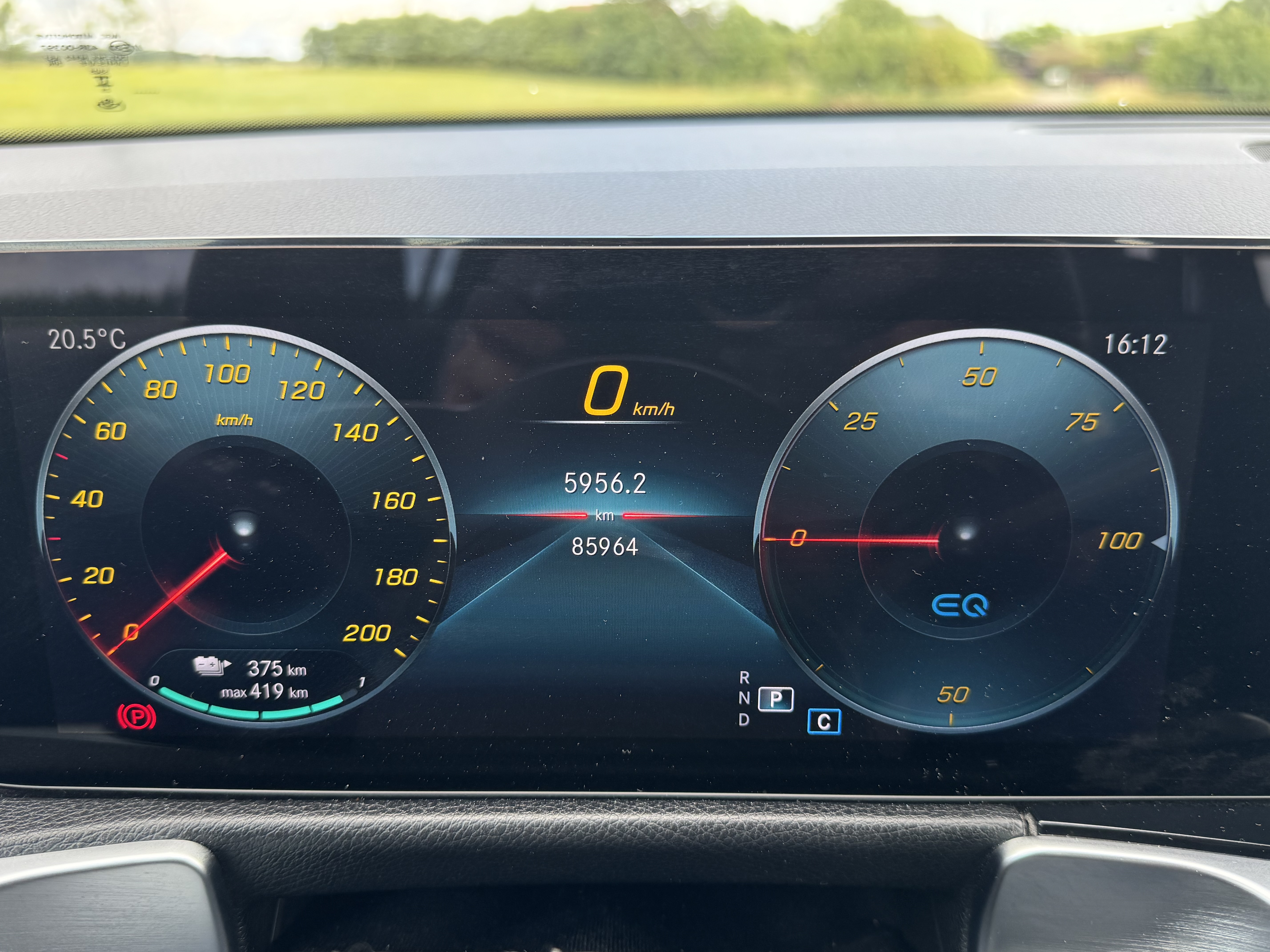 Fotografie vozu Mercedes-Benz EQB 250 (2023)