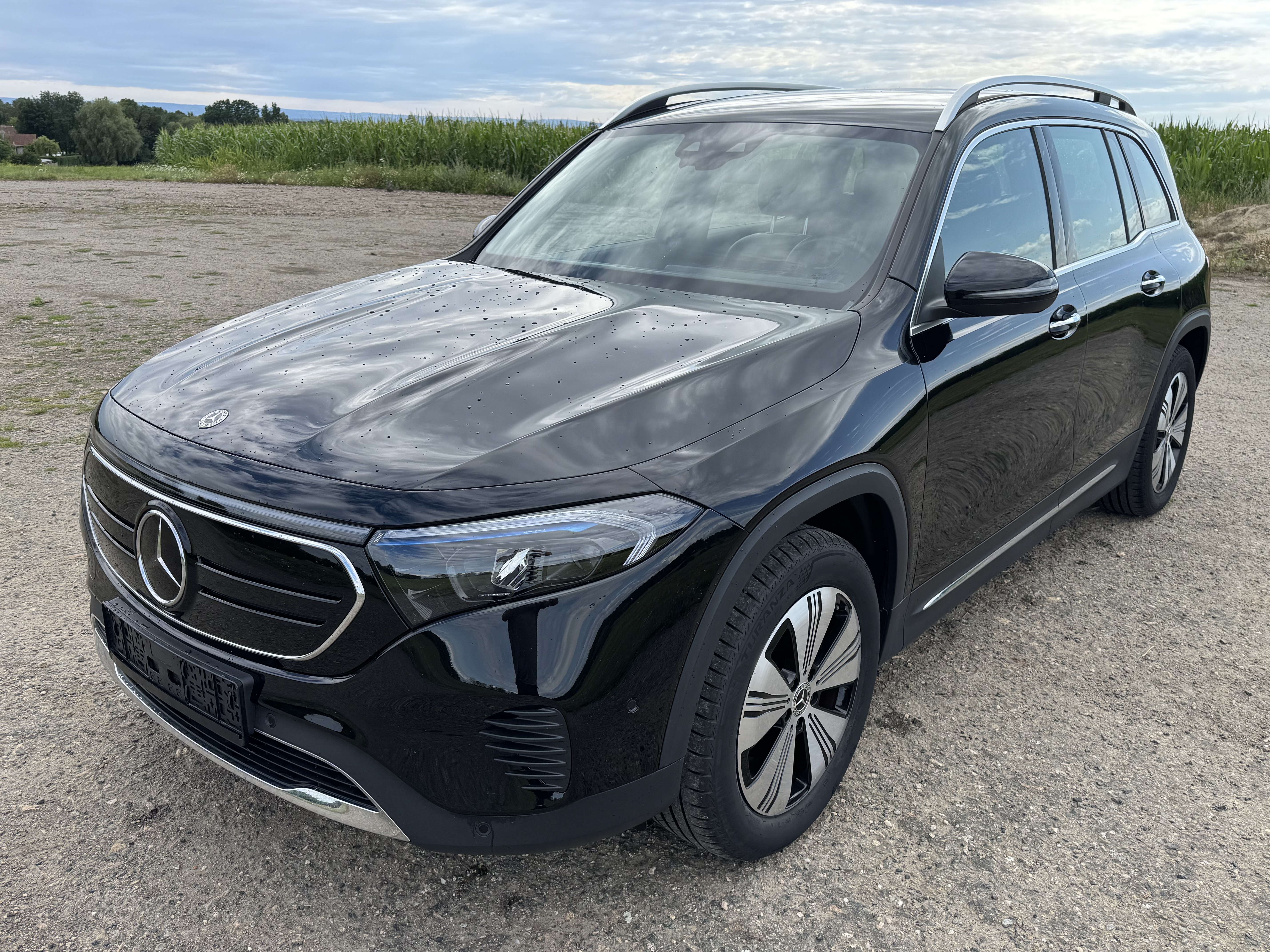 Fotografie vozu Mercedes-Benz EQB 250 (2023)