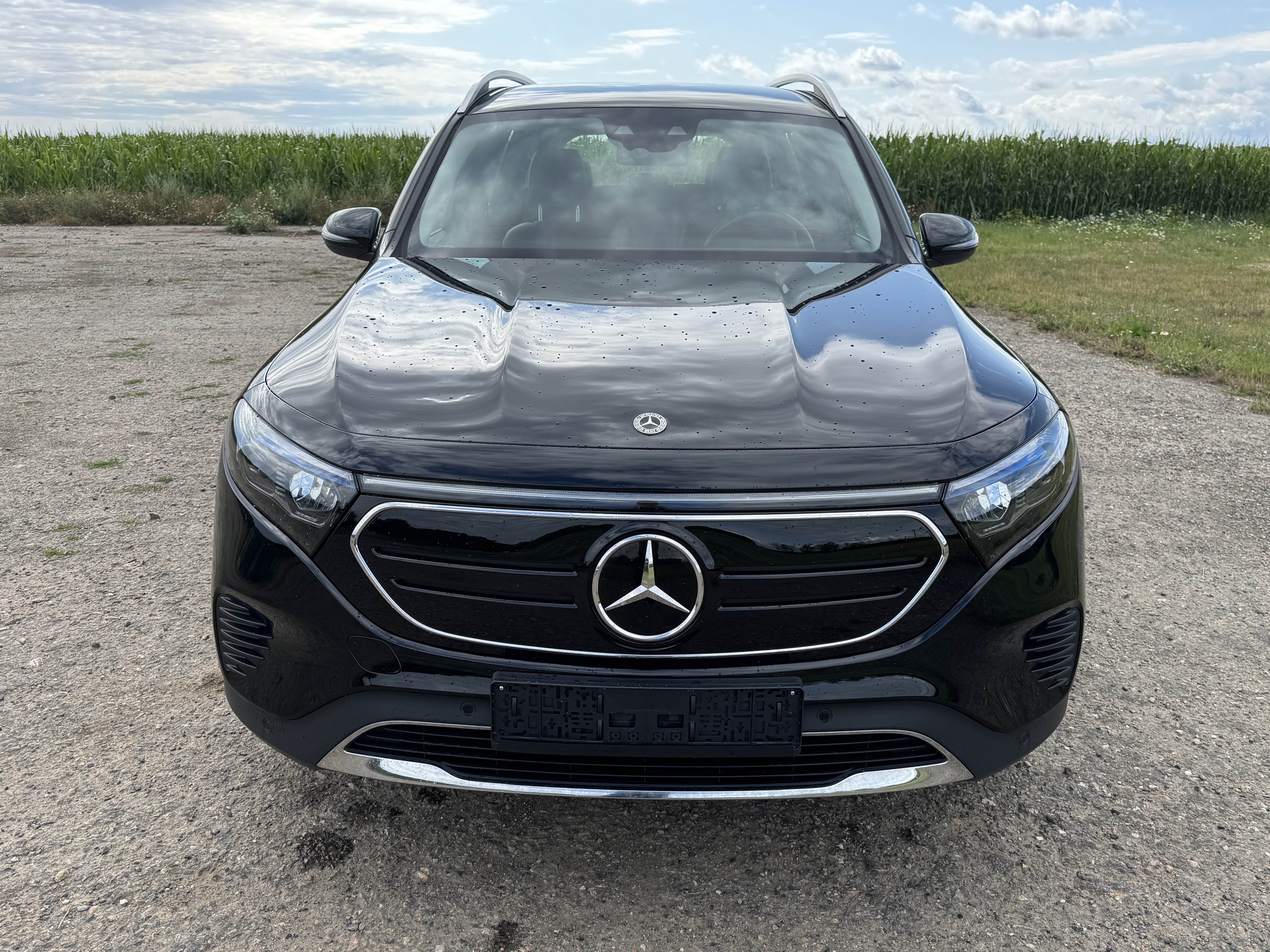 Fotografie vozu Mercedes-250 (2023)Benz EQB