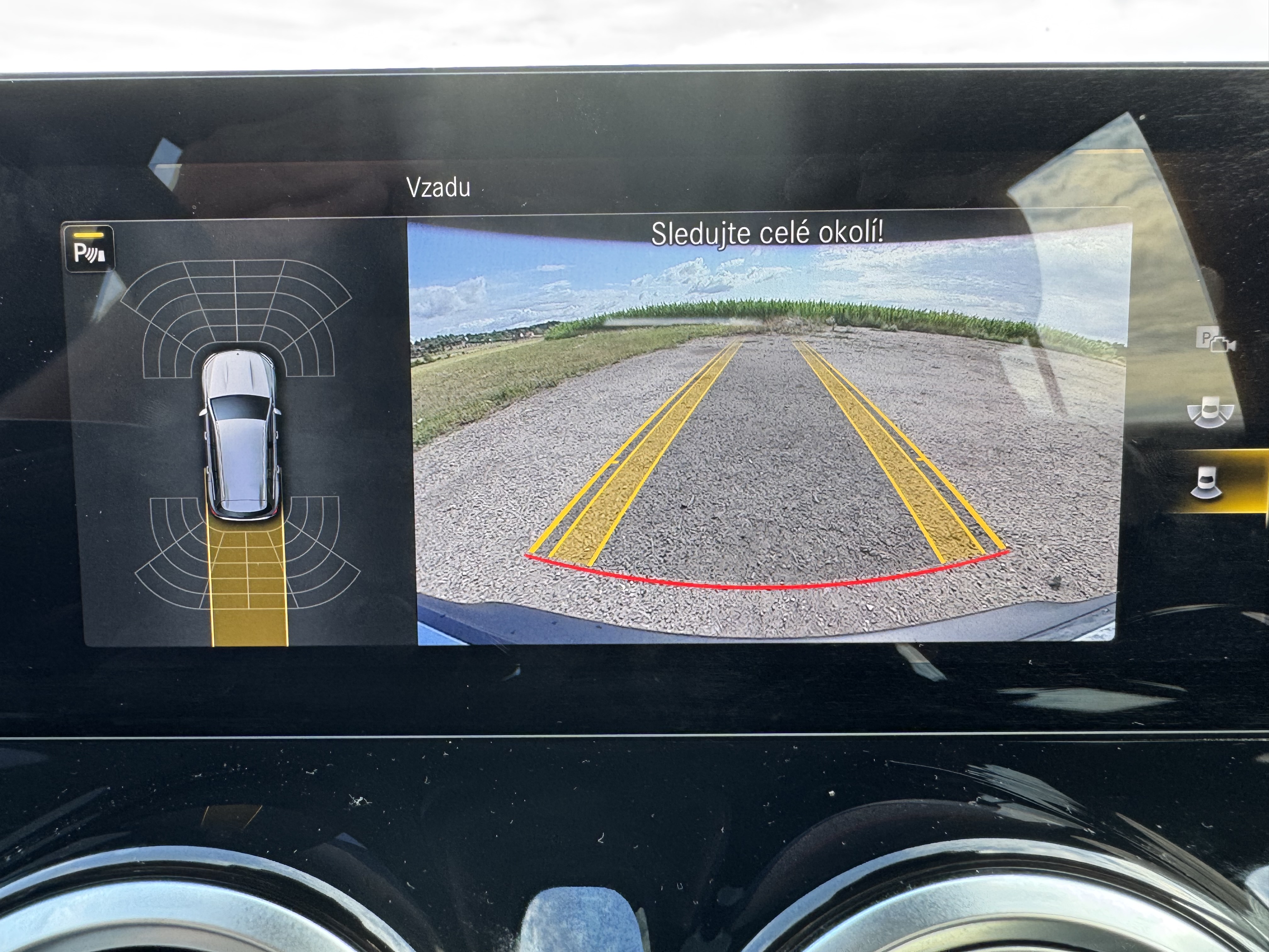 Fotografie vozu Mercedes-Benz EQB 250 (2023)