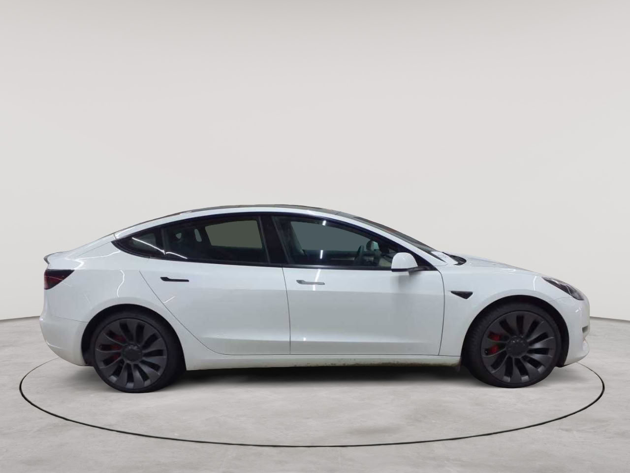 Photograph of Tesla Model 3 Long Range Performance AWD 377 kW