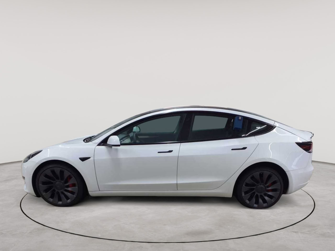 Photograph of Tesla Model 3 Long Range Performance AWD 377 kW