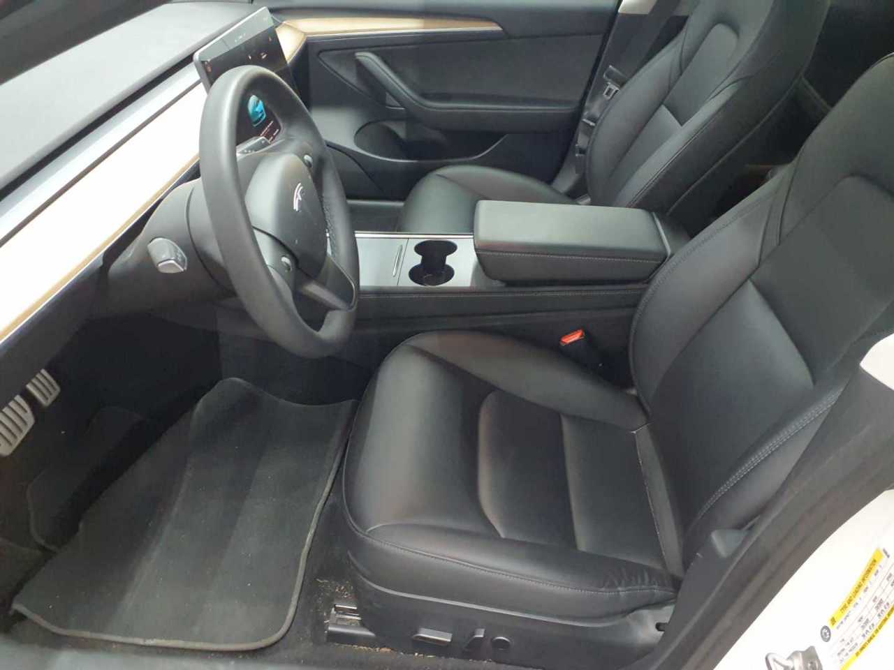 Photograph of Tesla Model 3 Long Range Performance AWD 377 kW