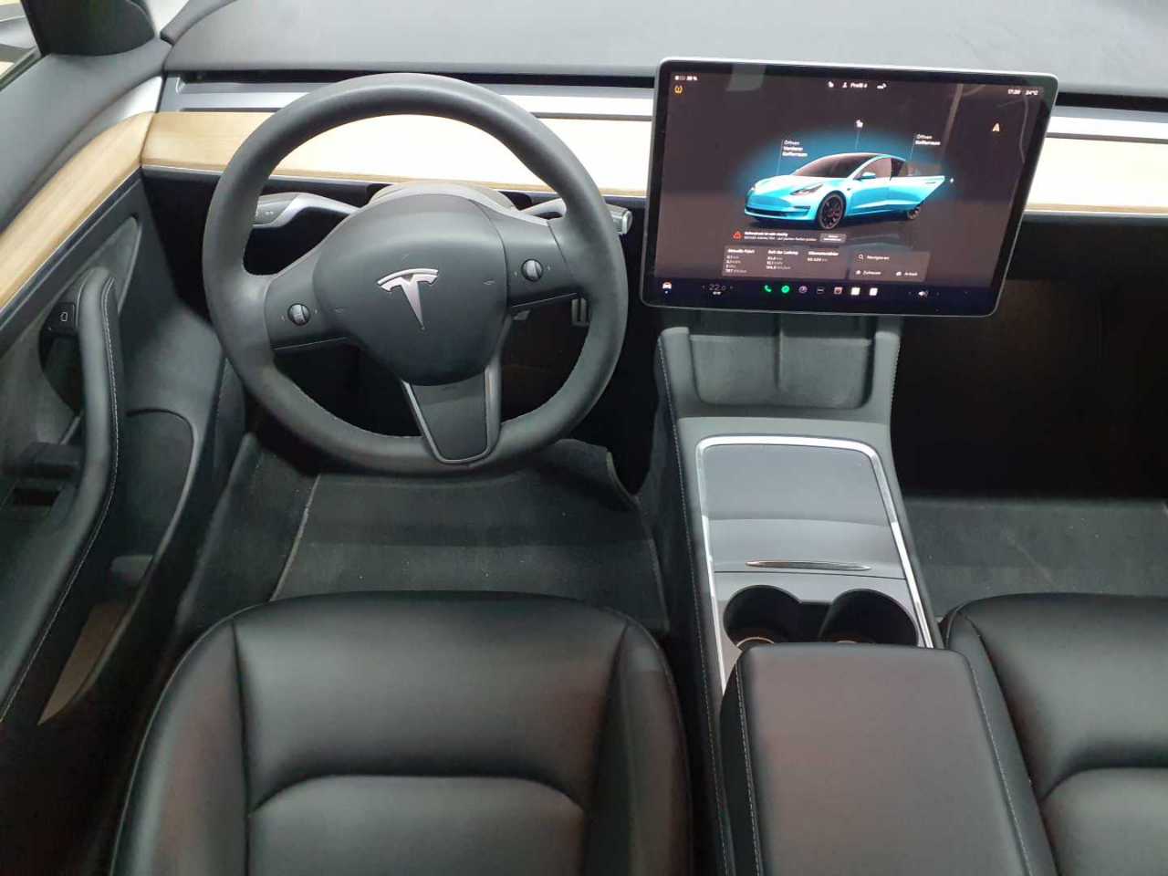 Photograph of Tesla Model 3 Long Range Performance AWD 377 kW